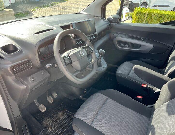 Toyota ProAce City Verso 13