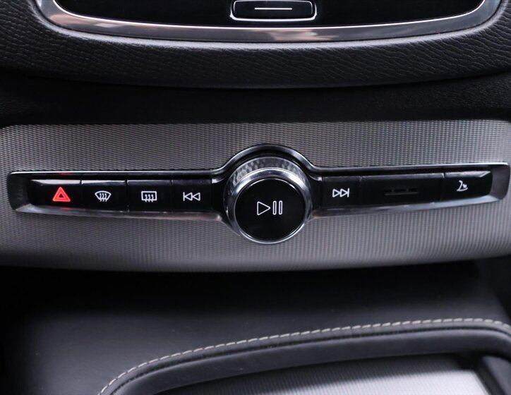 Volvo XC90 SUV / Terénní 2,0 l 173 kw