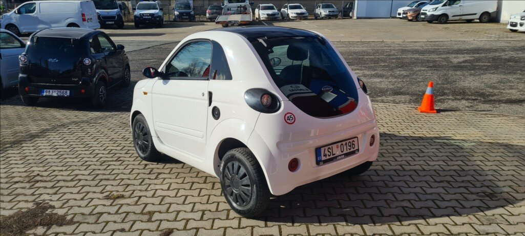 Microcar DUE Hatchback 498,0 6 kw