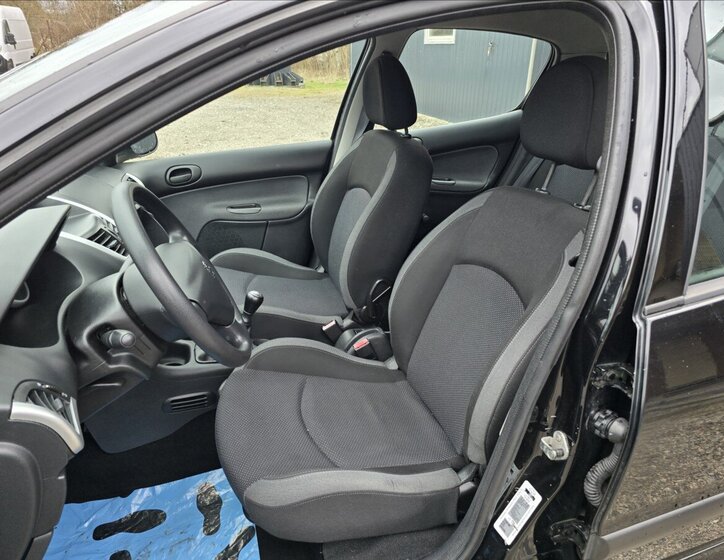 Peugeot 206 Hatchback 1,1 l 44 kw