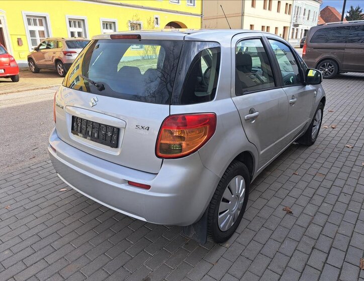 Suzuki SX4 Hatchback 1,9 l 88 kw