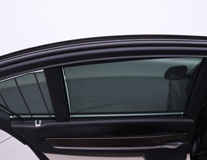 BMW Řada 7 37