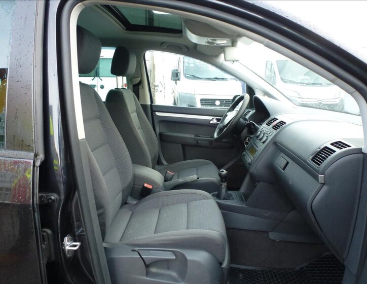 Volkswagen Touran Kombi 2,0 l 100 kw