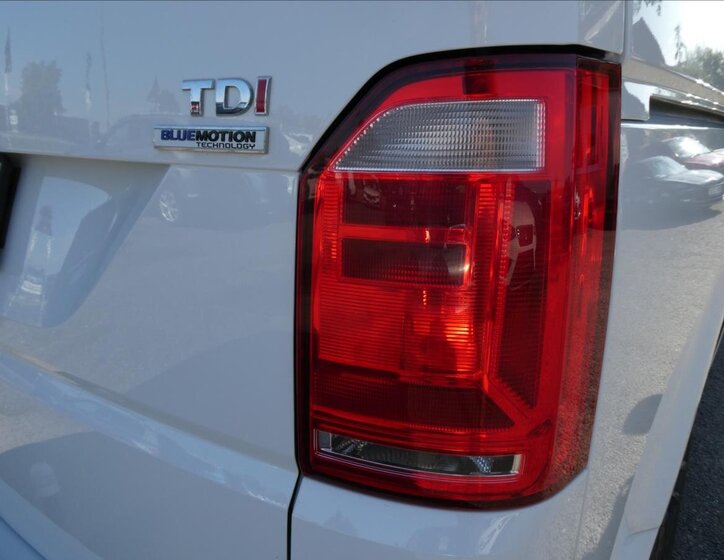 Volkswagen Multivan 10