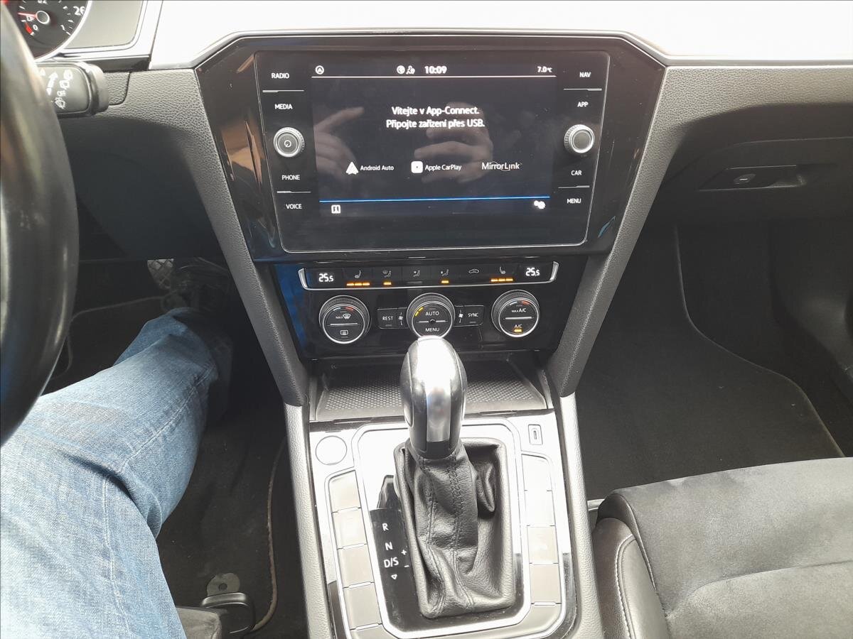 Volkswagen Passat Kombi 1,5 l 110 kw