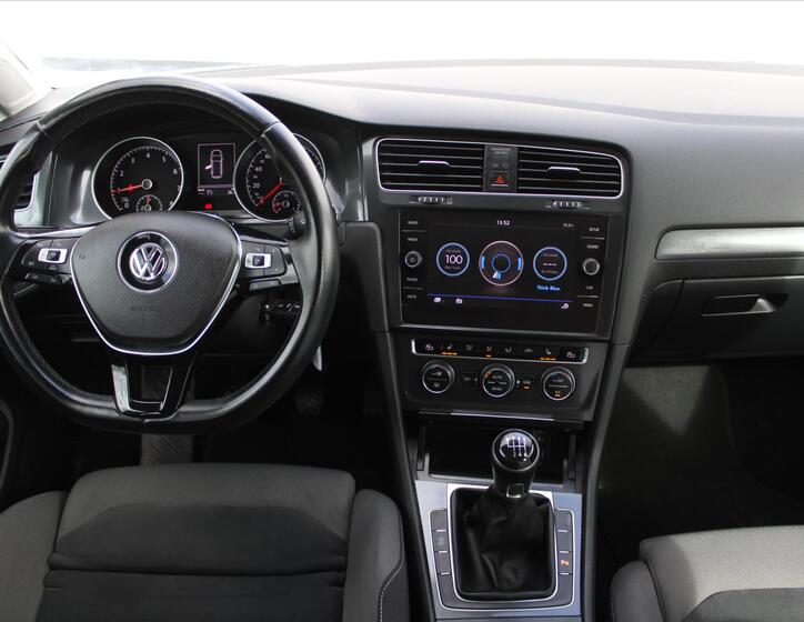 Volkswagen Golf 13