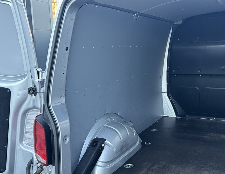 Volkswagen Transporter Skříň 2,0 l 110 kw
