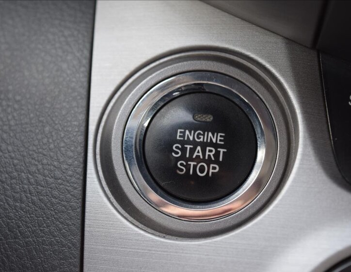 Toyota RAV4 SUV / Terénní 2,2 l 100 kw