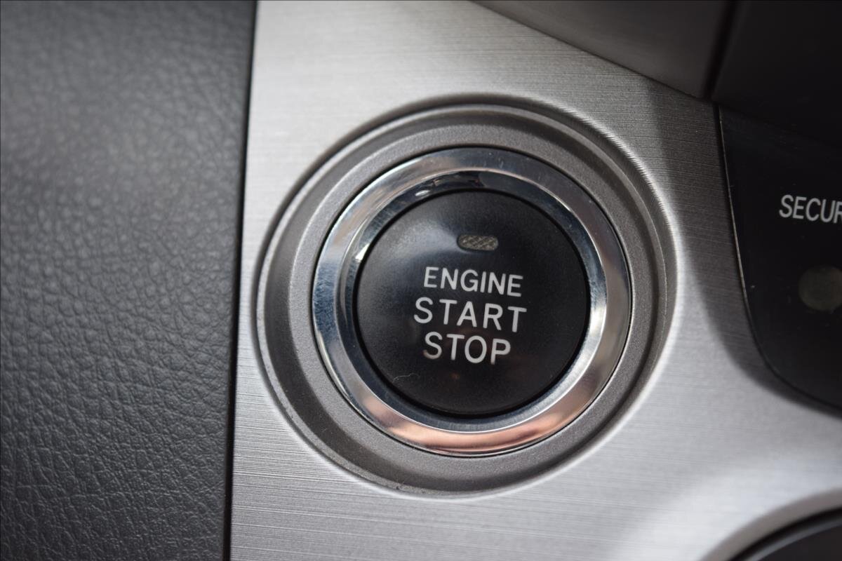 Toyota RAV4 SUV / Terénní 2,2 l 100 kw