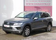 Volkswagen Touareg 1