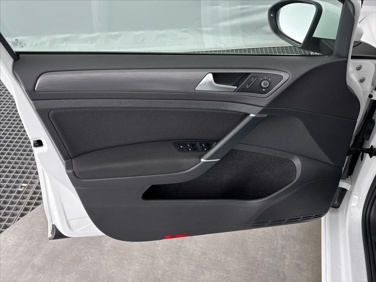 Volkswagen Golf Kombi 1,5 l 96 kw