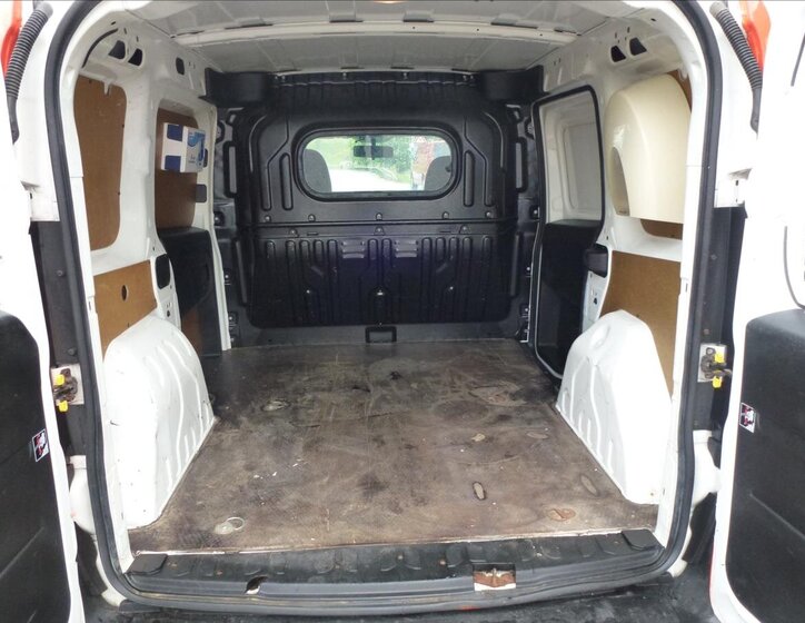 Opel Combo Skříň 1,2 l 66 kw