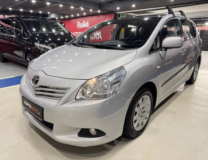 Toyota Verso Kombi 2,0 l 93 kw