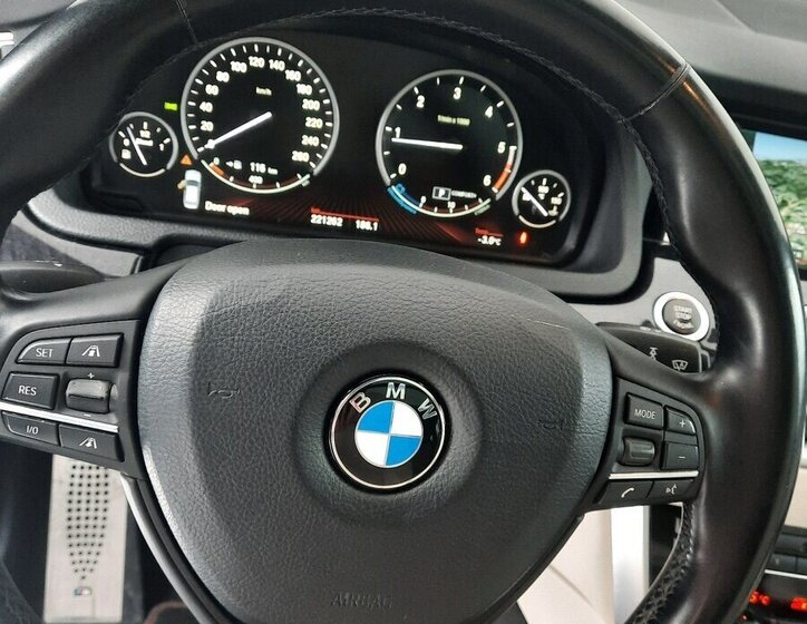 BMW Řada 5 Sedan 3,0 l 220 kw