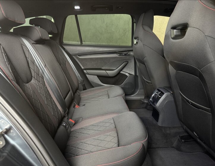 Škoda Octavia Kombi 1,4 l 180 kw