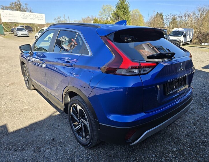 Mitsubishi Eclipse Cross CUV / Crossover 2,4 l 72 kw