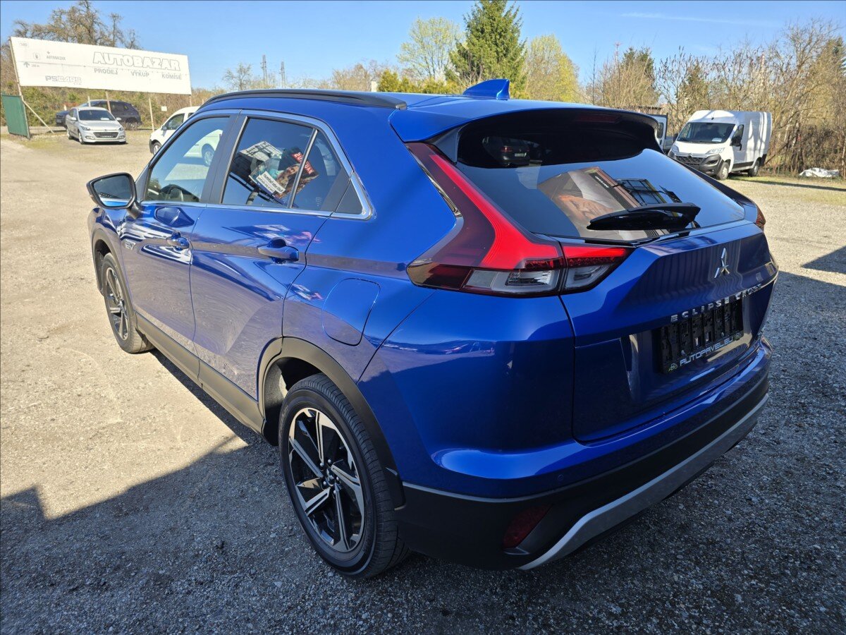 Mitsubishi Eclipse Cross CUV / Crossover 2,4 l 72 kw