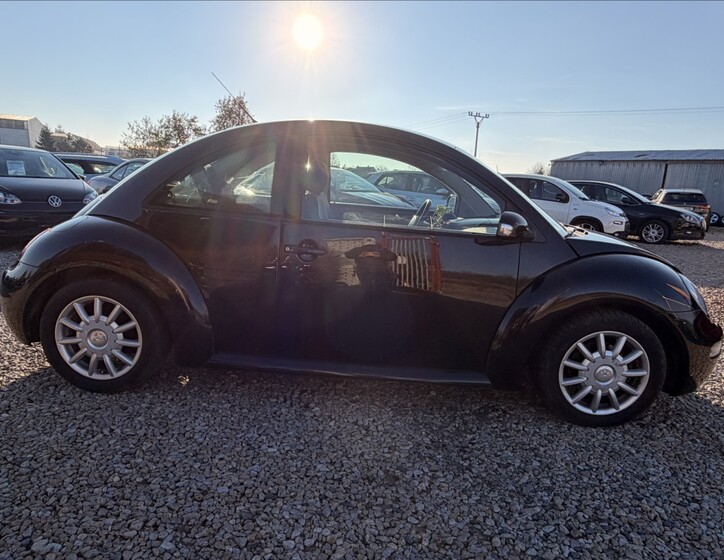 Volkswagen New Beetle 4