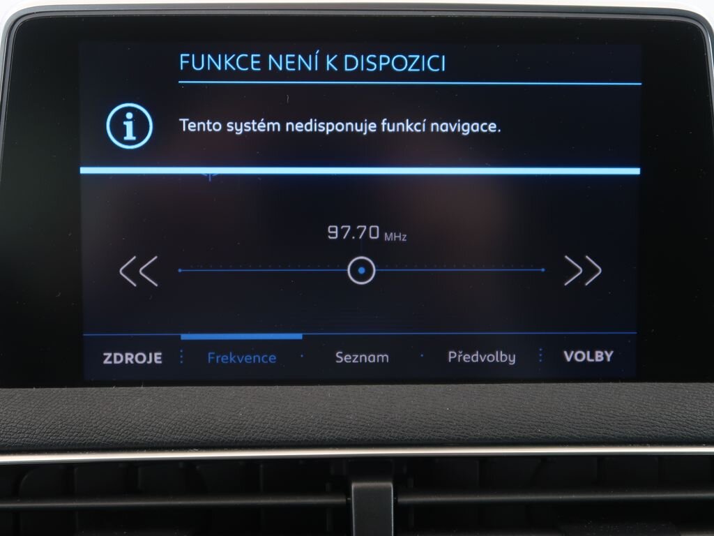 Peugeot 5008 SUV 1,2 l 96 kw