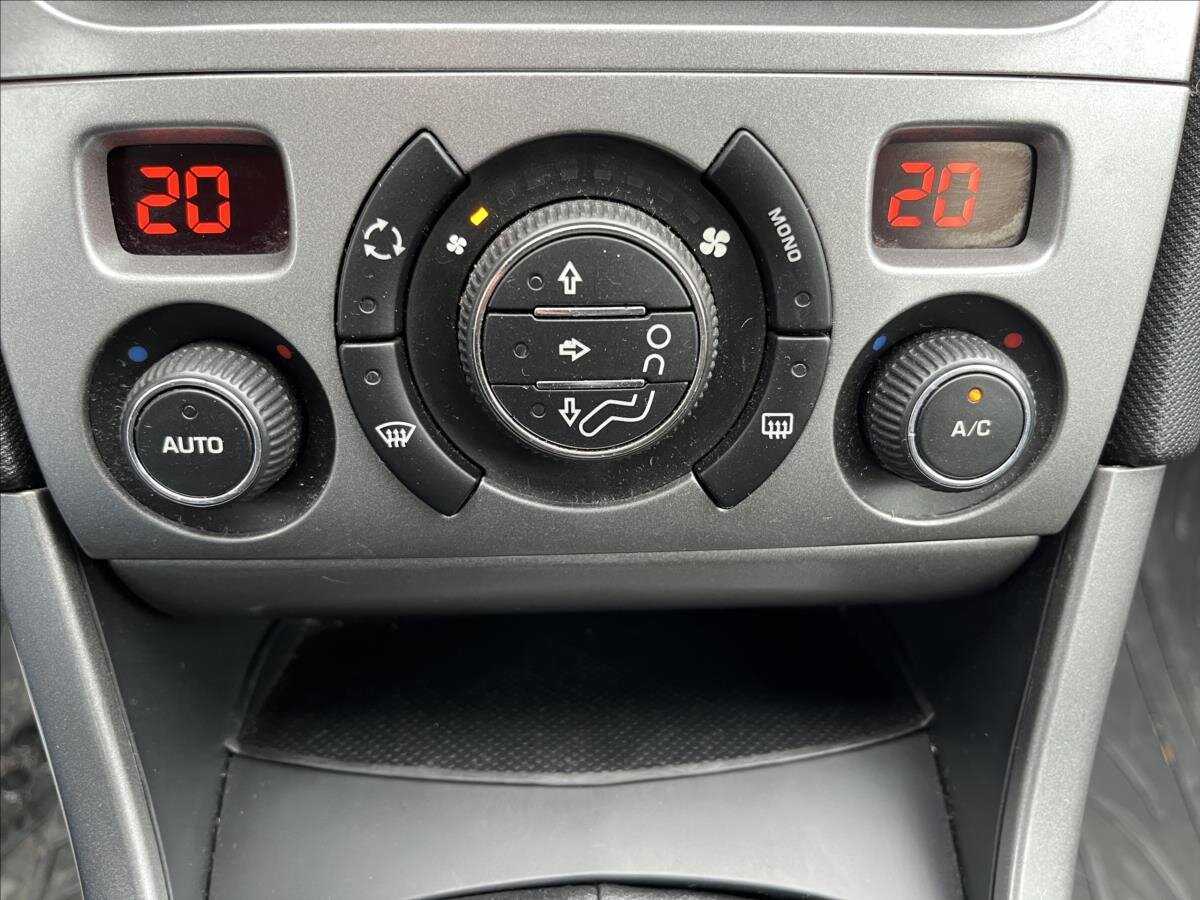 Peugeot 308 Hatchback 1,4 l 72 kw