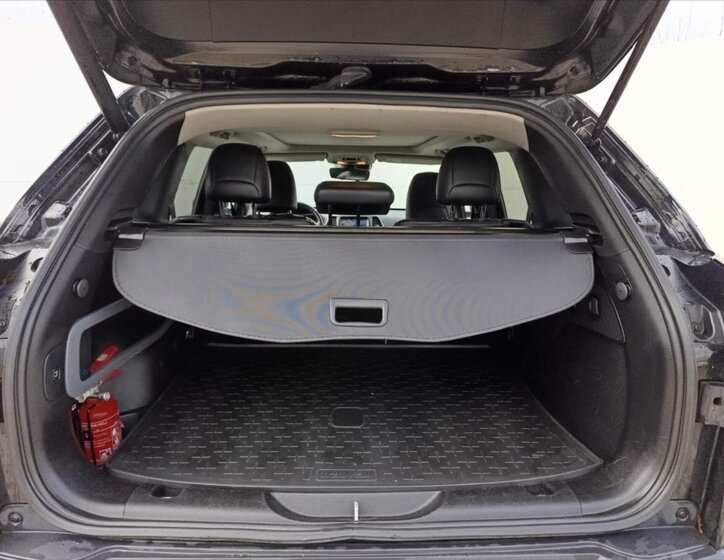 Jeep Cherokee SUV / Terénní 3,2 l 200 kw