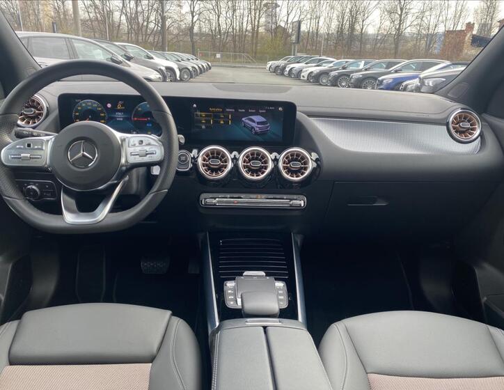 Mercedes-Benz EQA 12