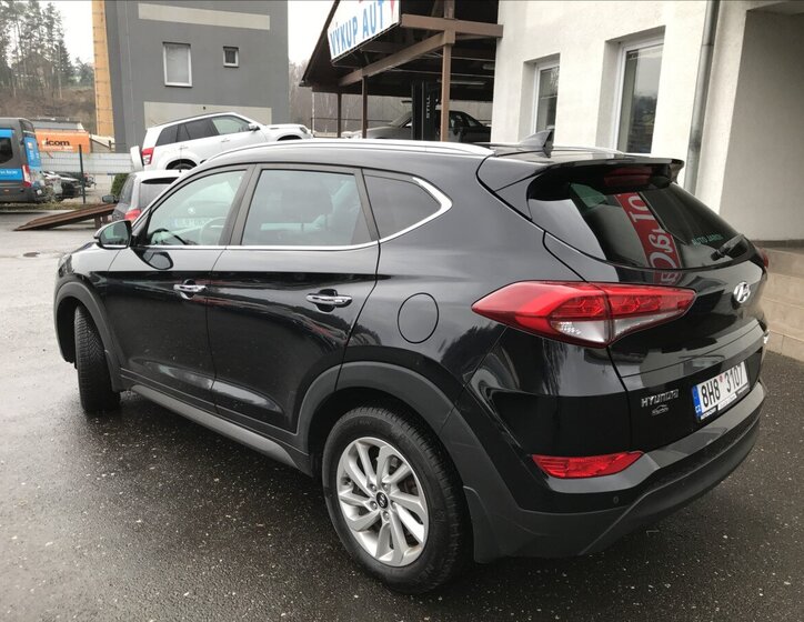 Hyundai Tucson CUV 1,7 l 104 kw