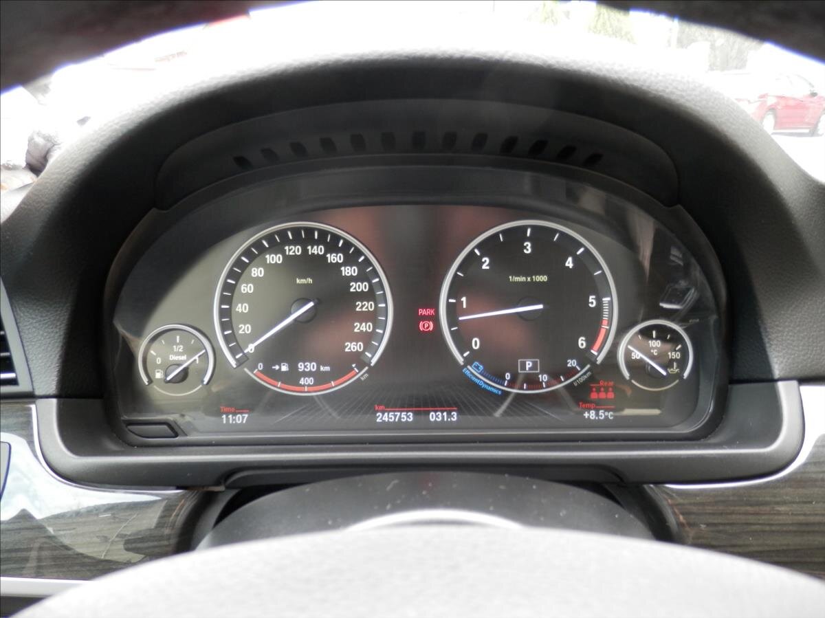 BMW Řada 5 Sedan 3,0 l 230 kw