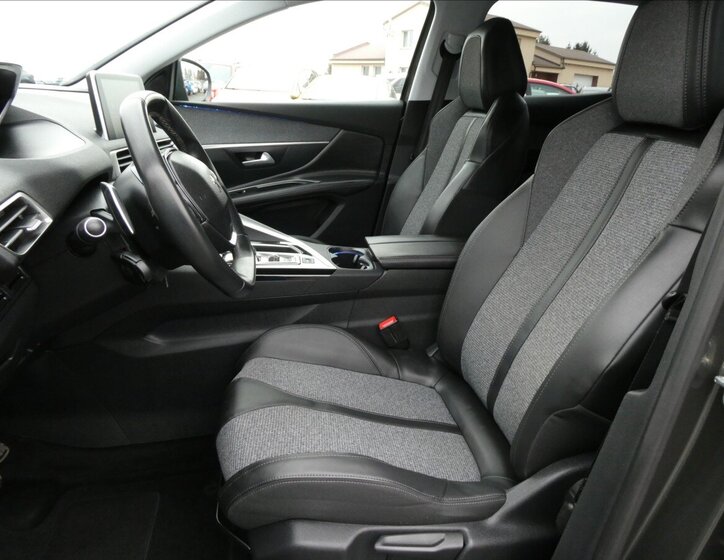 Peugeot 3008 SUV 1,6 l 121 kw