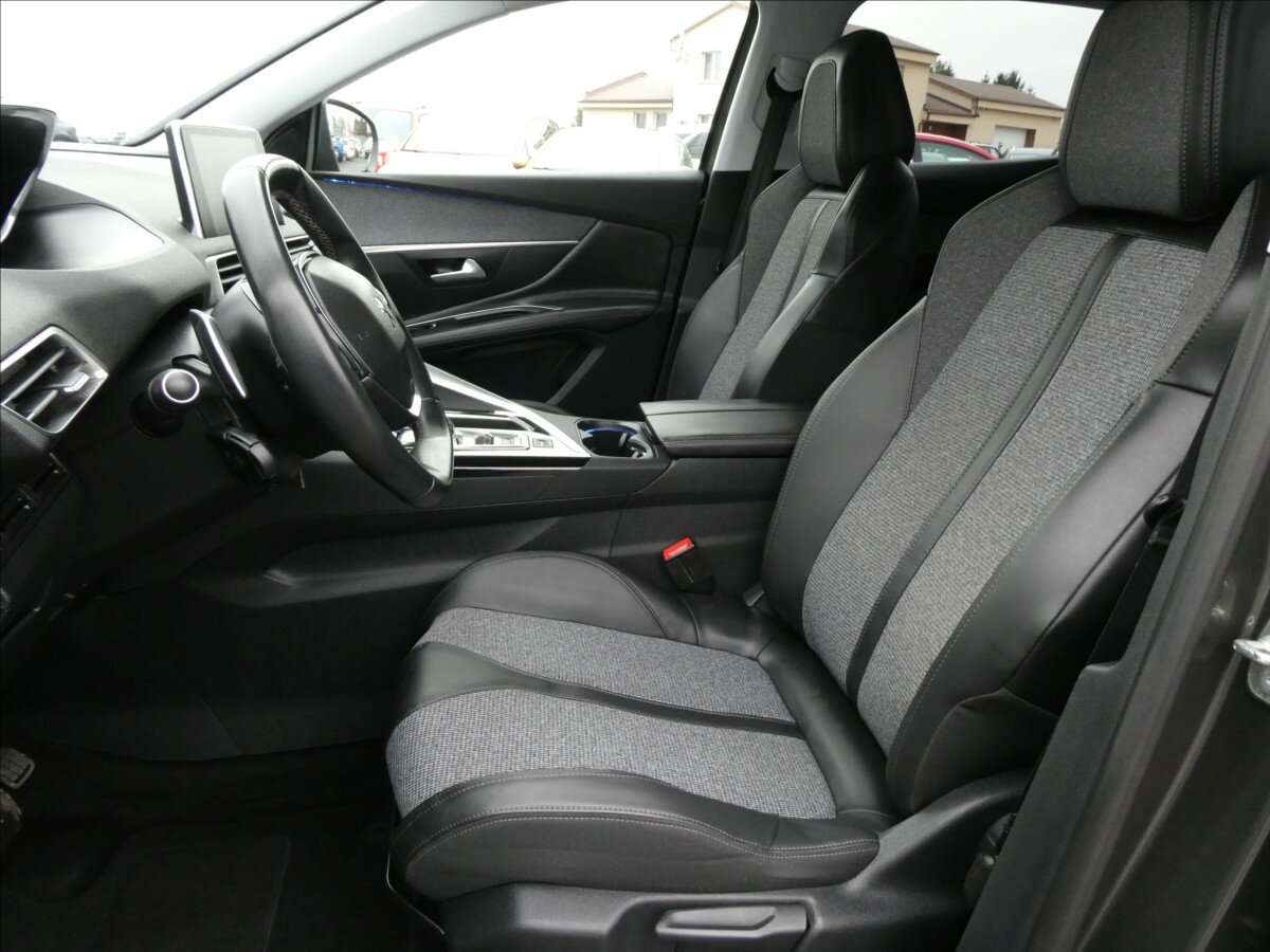 Peugeot 3008 SUV 1,6 l 121 kw