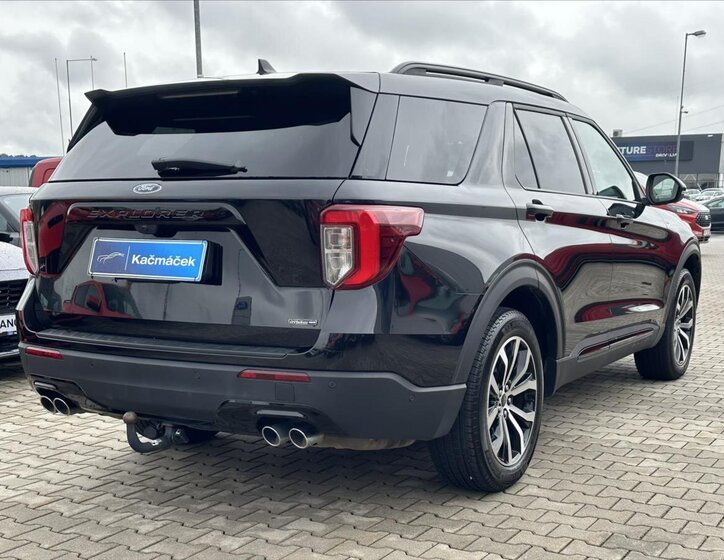 Ford Explorer 5