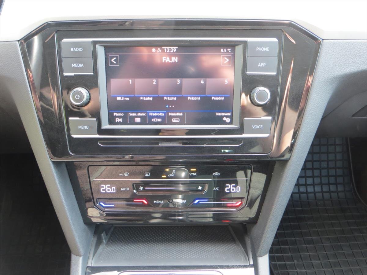 Volkswagen Passat Liftback 1,5 l 110 kw