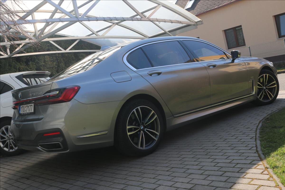 BMW Řada 7 Sedan / Limuzína 3,0 l 294 kw
