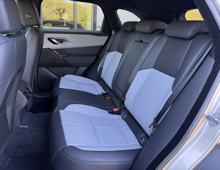 Land Rover Range Rover Velar SUV / Terénní 3,0 l 221 kw