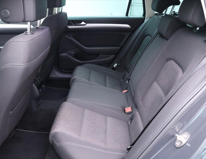 Volkswagen Passat Kombi 2,0 l 110 kw