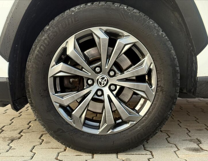 Toyota RAV4 SUV / Terénní 2,0 l 129 kw