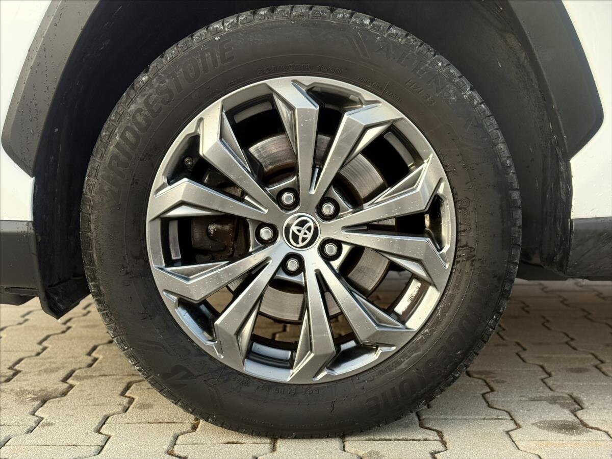 Toyota RAV4 SUV / Terénní 2,0 l 129 kw