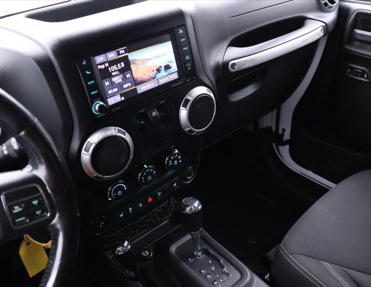 Jeep Wrangler SUV 2,8 l 147 kw