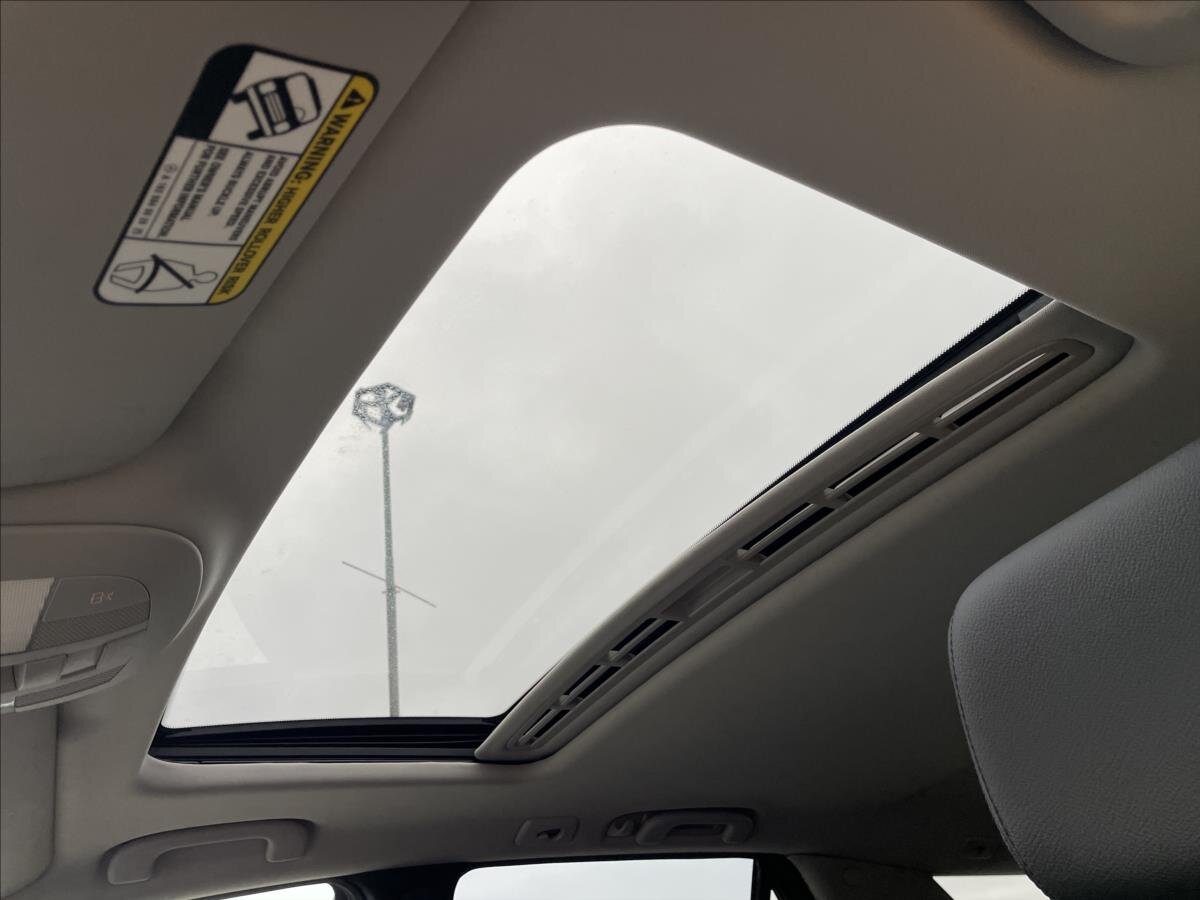 Mercedes-Benz Třídy M SUV / Terénní 3,5 l 200 kw