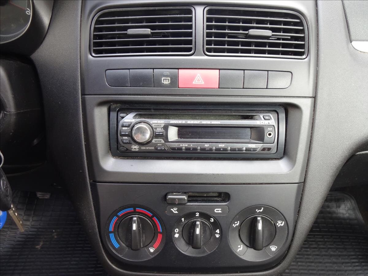 Fiat Linea Sedan / Limuzína 1,4 l 57 kw