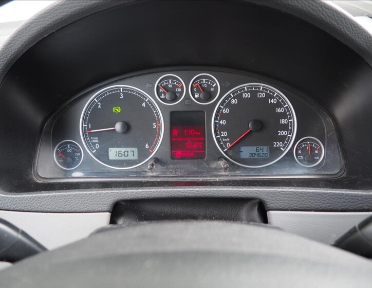 Volkswagen Multivan Kombi 2,5 l 128 kw