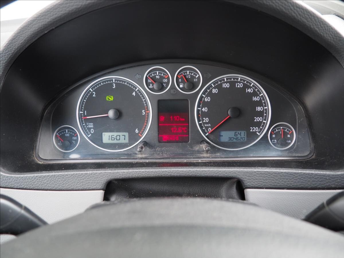 Volkswagen Multivan Kombi 2,5 l 128 kw