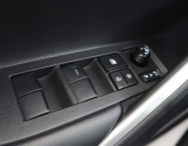 Toyota Corolla Cross Hatchback 2,0 l 112 kw