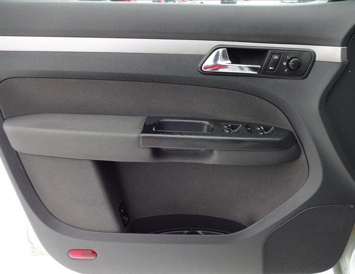 Volkswagen Touran Kombi 1,9 l 77 kw