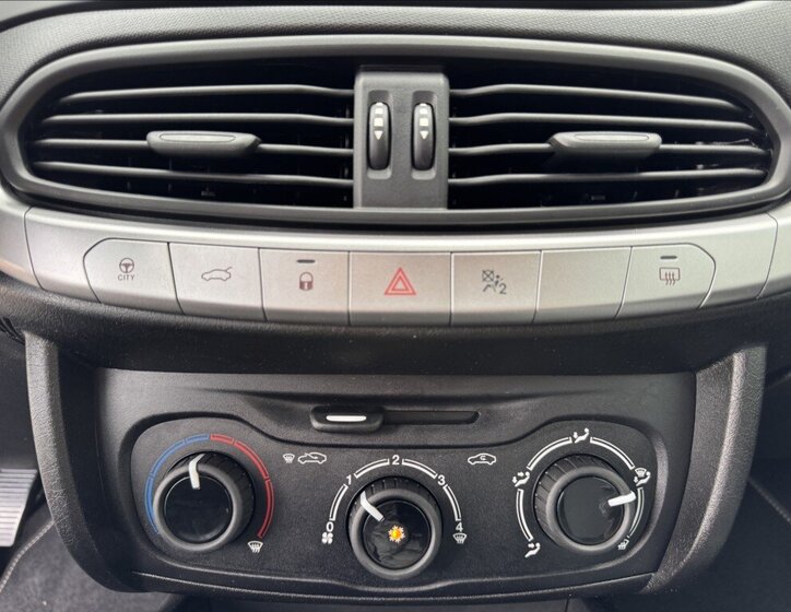 Fiat Tipo Sedan / Limuzína 1,4 l 70 kw