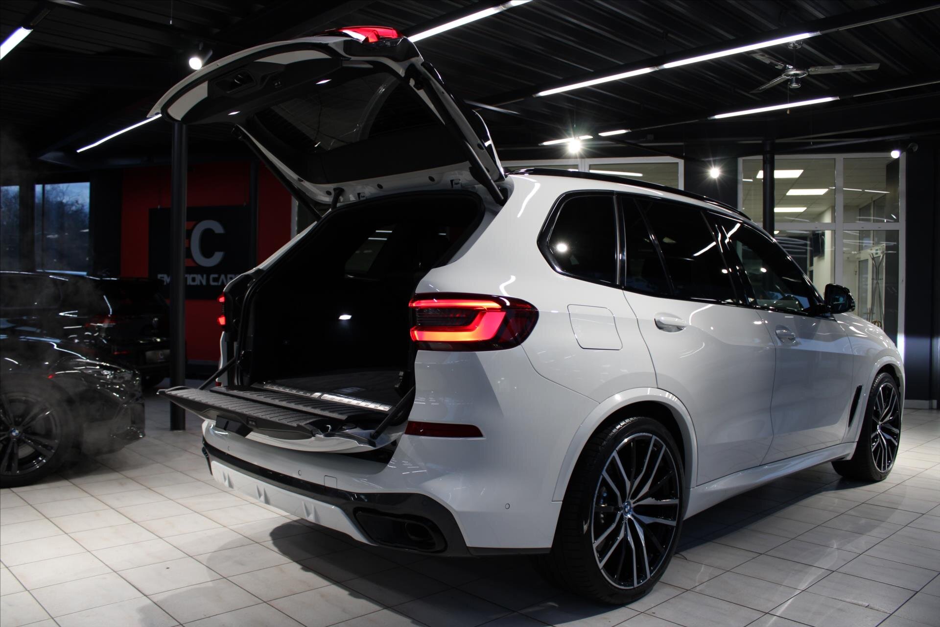 BMW X5 SUV 3,0 l 290 kw