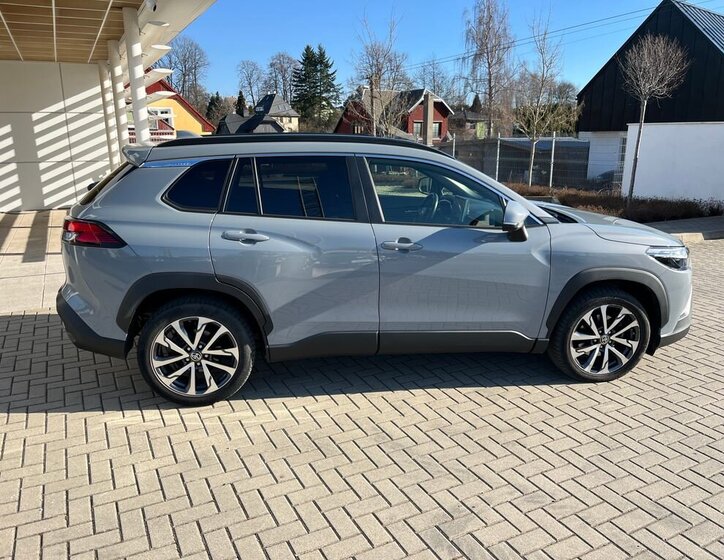 Toyota Corolla Cross SUV / Terénní 2,0 l 112 kw