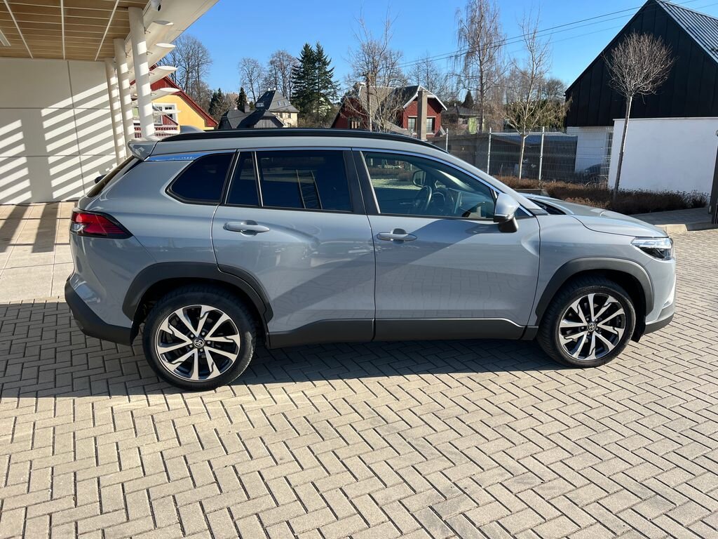 Toyota Corolla Cross SUV / Terénní 2,0 l 112 kw