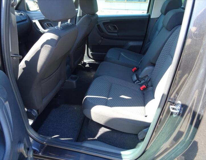 Škoda Roomster 9