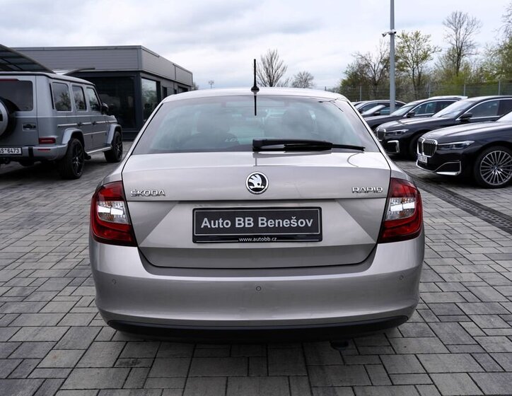 Škoda Rapid Sedan / Limuzína 999,0 70 kw